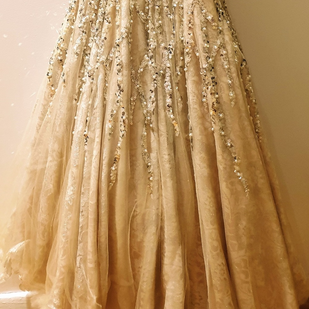 FORMAL DRESS - Picture 3 of 4